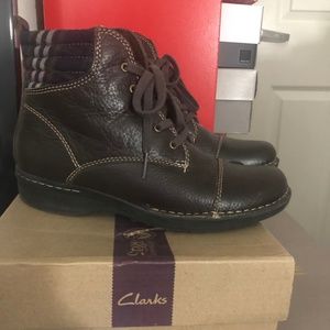 Clarks lace-up leather ankle boots booties brown